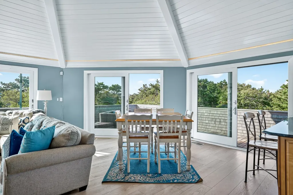 76 Washque Avenue Edgartown MA 02539