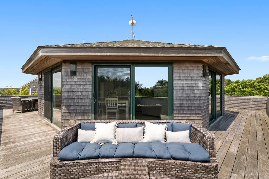 76 Washque Avenue Edgartown MA 02539