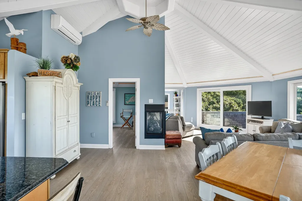 76 Washque Avenue Edgartown MA 02539