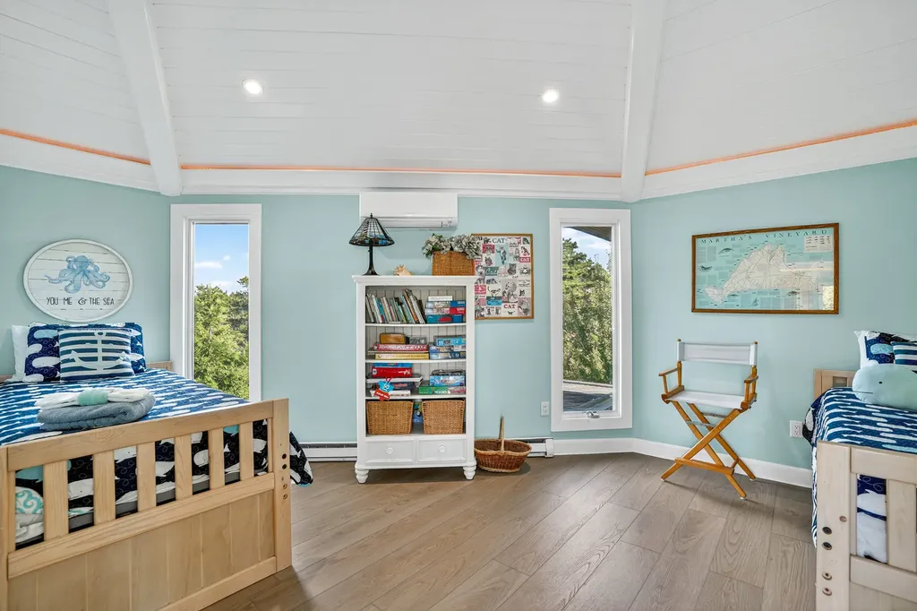 76 Washque Avenue Edgartown MA 02539