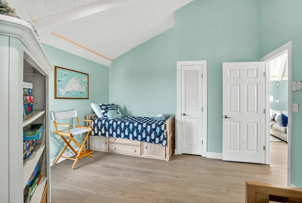 76 Washque Avenue Edgartown MA 02539