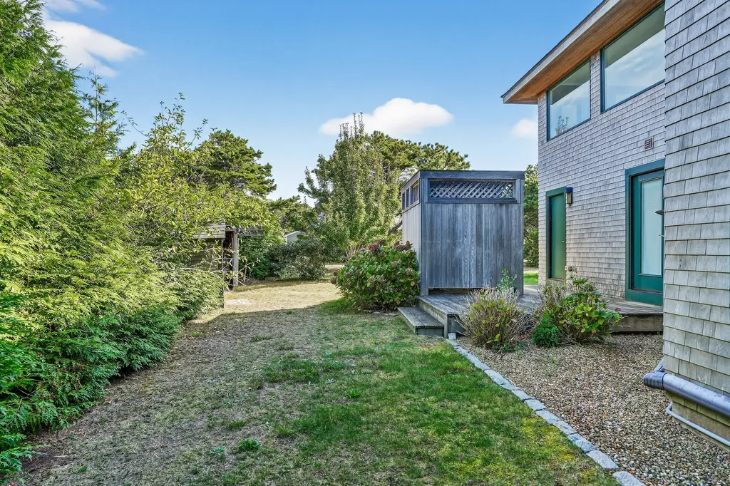76 Washque Avenue Edgartown MA 02539