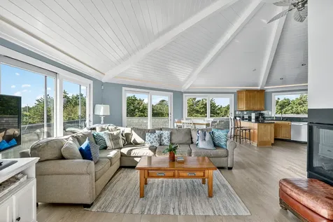 76 Washque Avenue Edgartown MA 02539