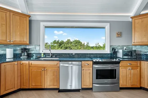 76 Washque Avenue Edgartown MA 02539