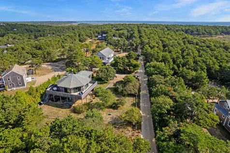 76 Washque Avenue Edgartown MA 02539