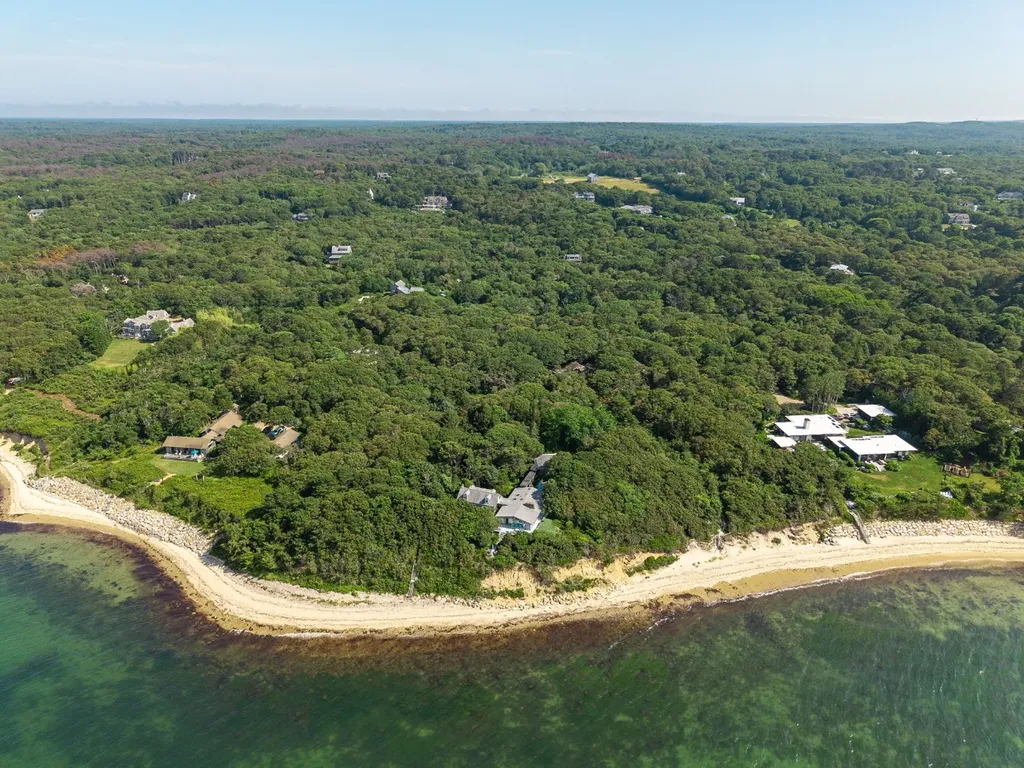 West Tisbury MA, 9 Beach Pebble Road