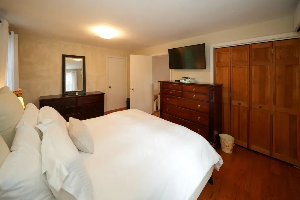 66 Barnes Road Oak Bluffs MA 02557