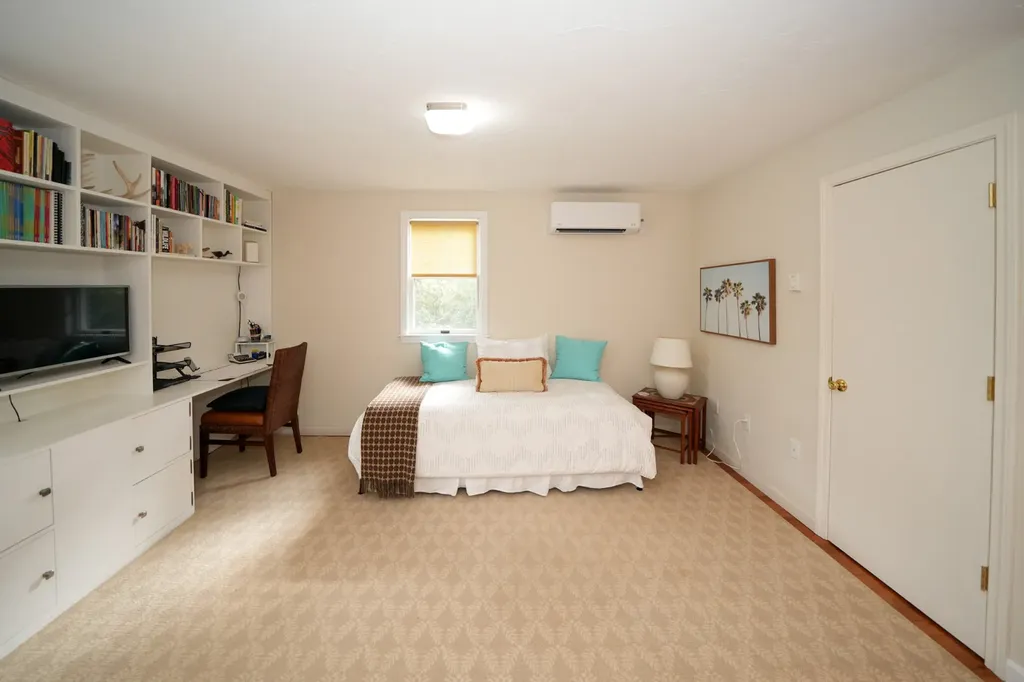 66 Barnes Road Oak Bluffs MA 02557