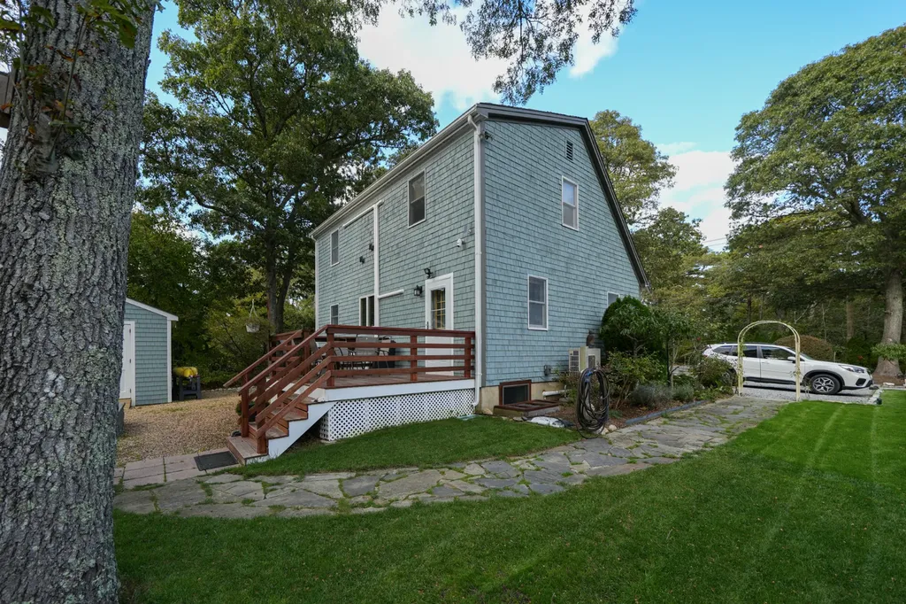 66 Barnes Road Oak Bluffs MA 02557