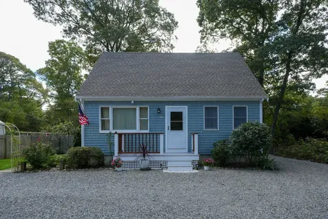 66 Barnes Road Oak Bluffs MA 02557