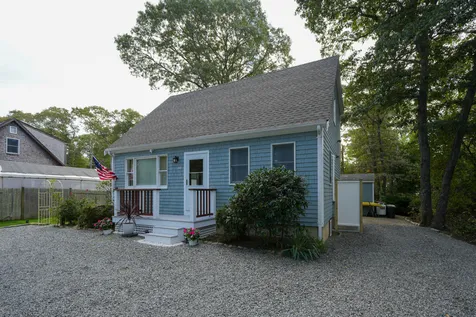 66 Barnes Road Oak Bluffs MA 02557