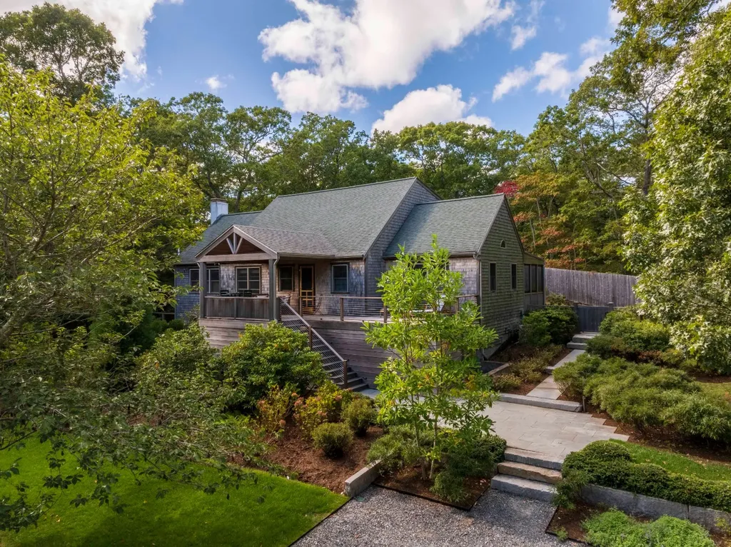 81 Leland Avenue Vineyard Haven MA 02568