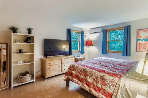 81 Leland Avenue Vineyard Haven MA 02568