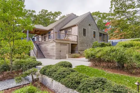 81 Leland Avenue Vineyard Haven MA 02568