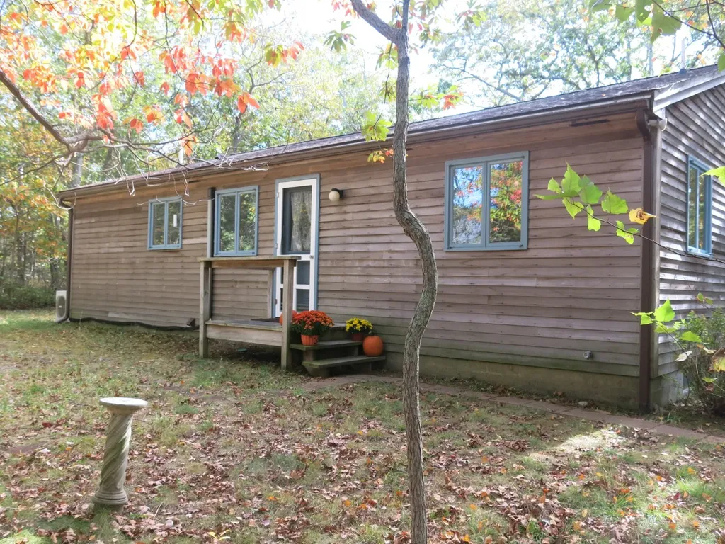 34 Pine Lane West Tisbury MA 02575