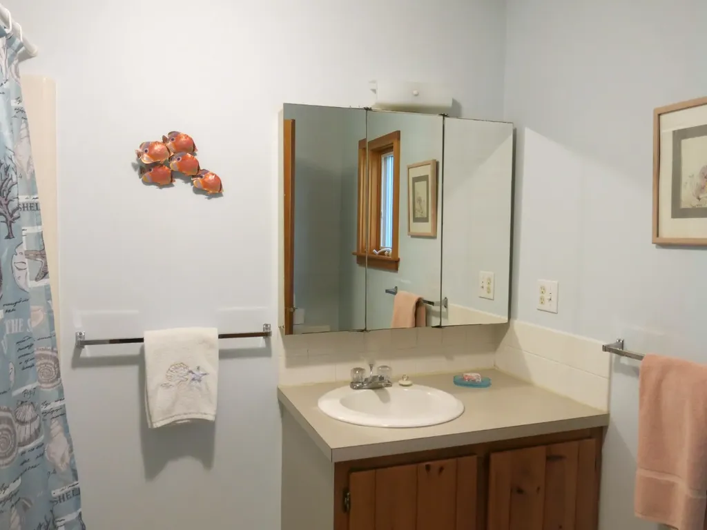 34 Pine Lane West Tisbury MA 02575