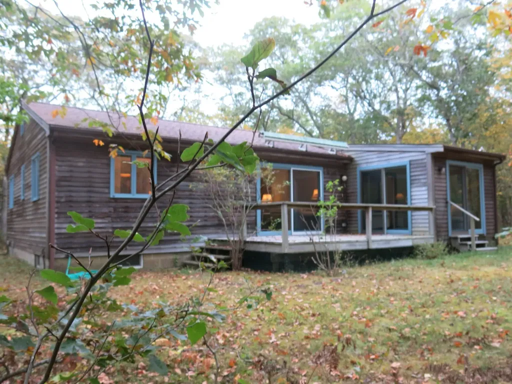 34 Pine Lane West Tisbury MA 02575