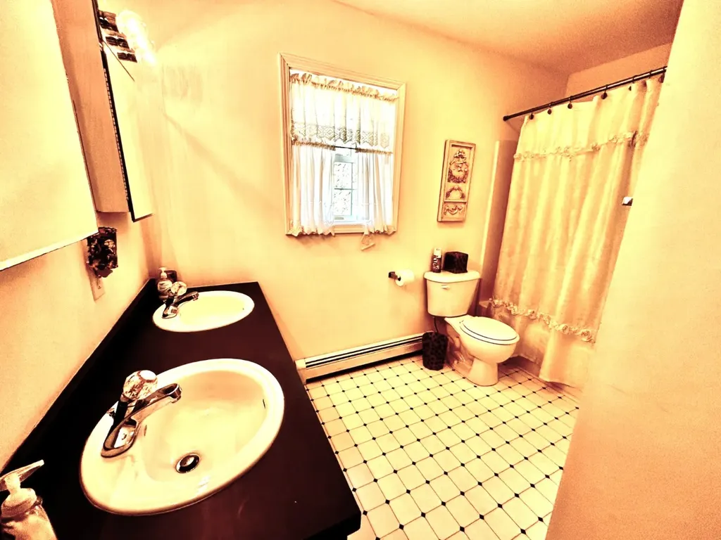 1 Jessie Leigh Mitchell Way Oak Bluffs MA 02557