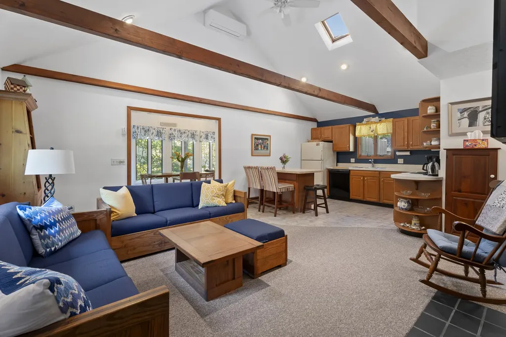 8 Court Street Edgartown MA 02539