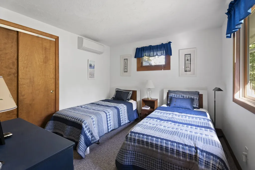 8 Court Street Edgartown MA 02539