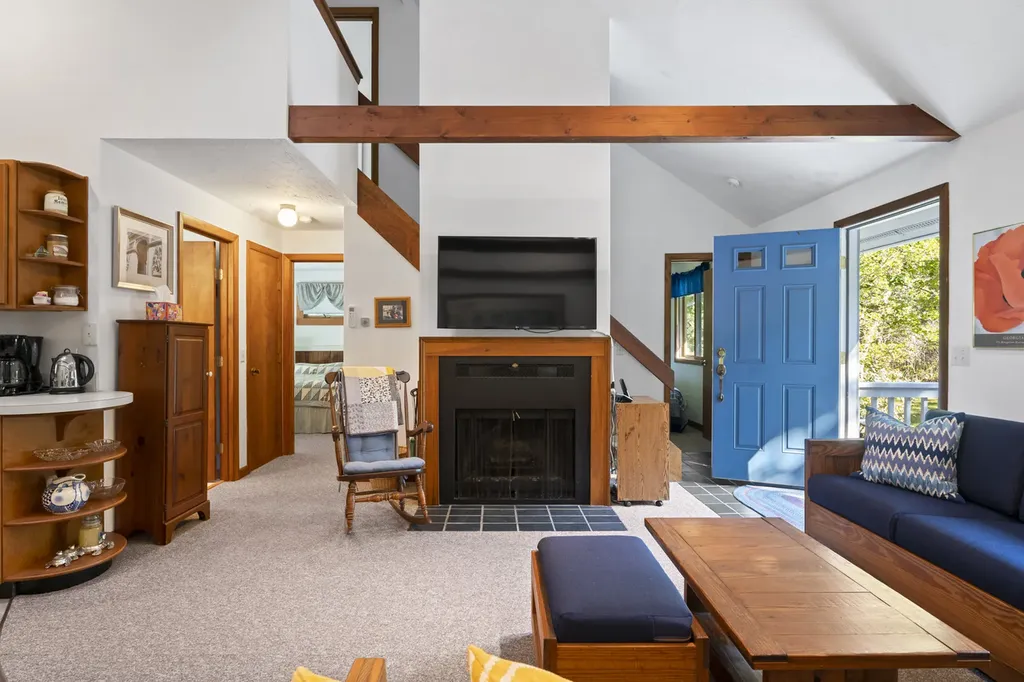 8 Court Street Edgartown MA 02539