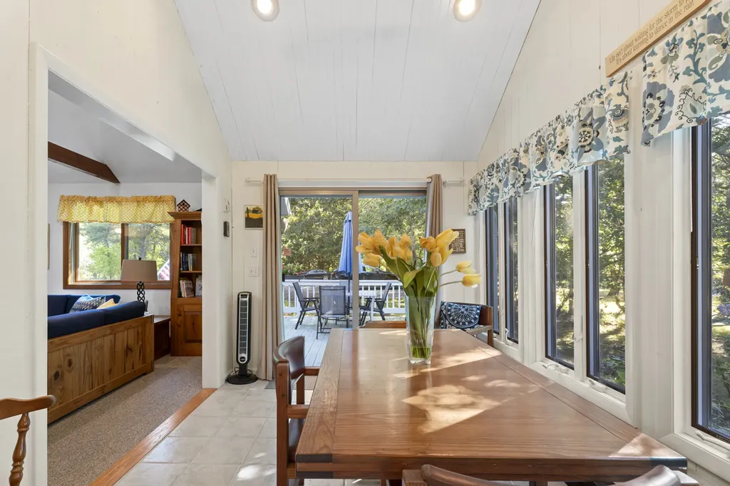 8 Court Street Edgartown MA 02539