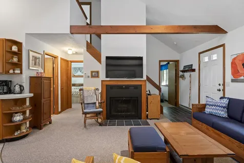 8 Court Street Edgartown MA 02539