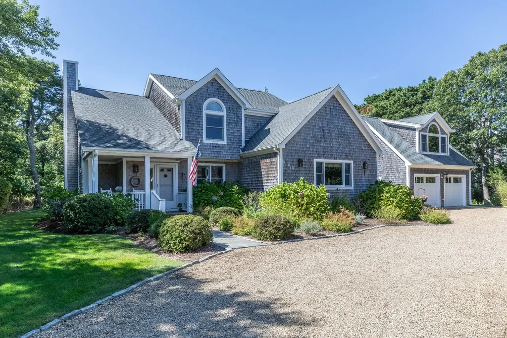 Edgartown MA, 8 Old Dunhams Corner Way