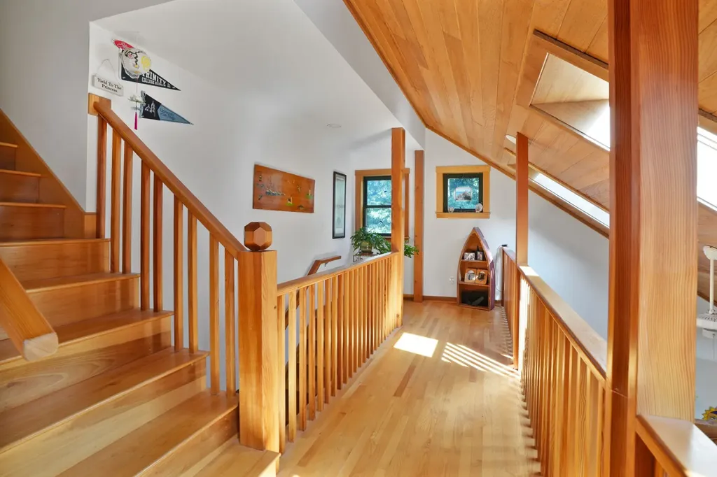 159 Lake Street Vineyard Haven MA 02568