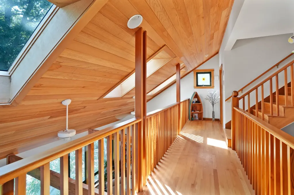 159 Lake Street Vineyard Haven MA 02568