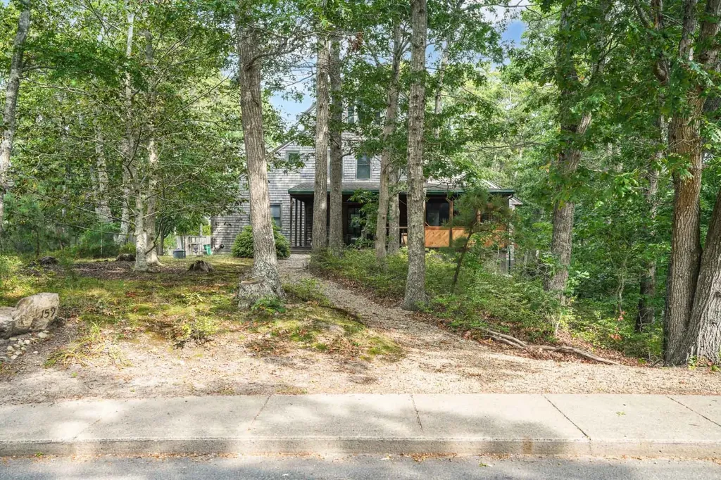 159 Lake Street Vineyard Haven MA 02568