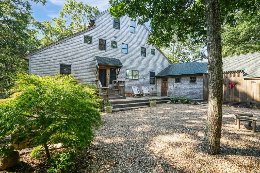 159 Lake Street Vineyard Haven MA 02568