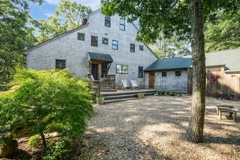 159 Lake Street Vineyard Haven MA 02568