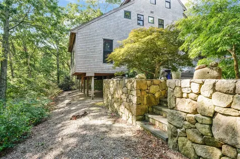 159 Lake Street Vineyard Haven MA 02568