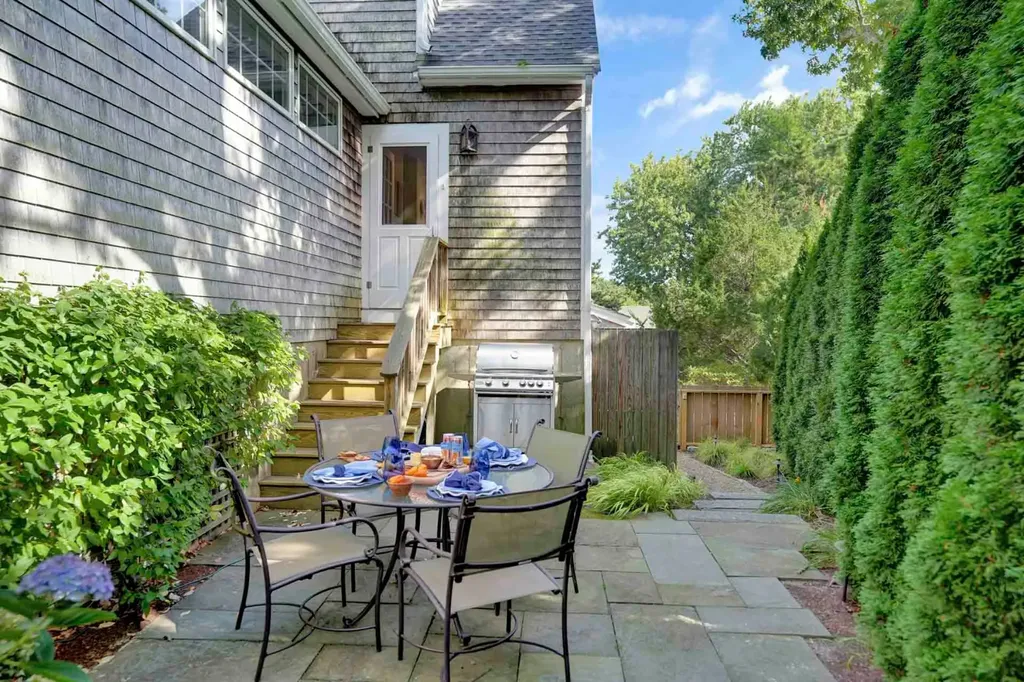 2 Orchard Lane Edgartown MA 02539