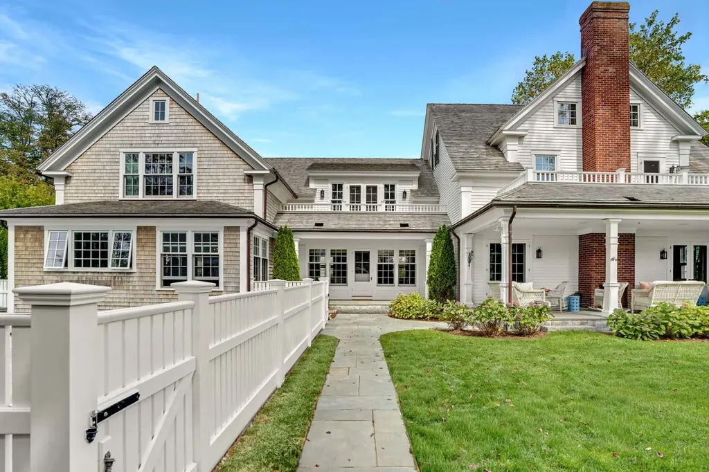 52 South Summer Street Edgartown MA 02539