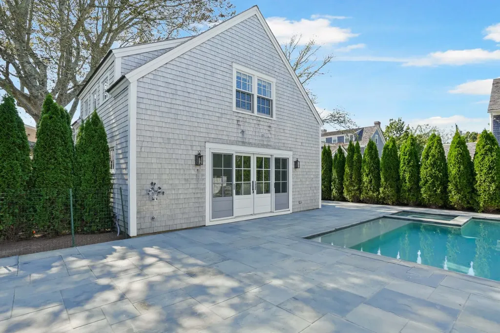 52 South Summer Street Edgartown MA 02539