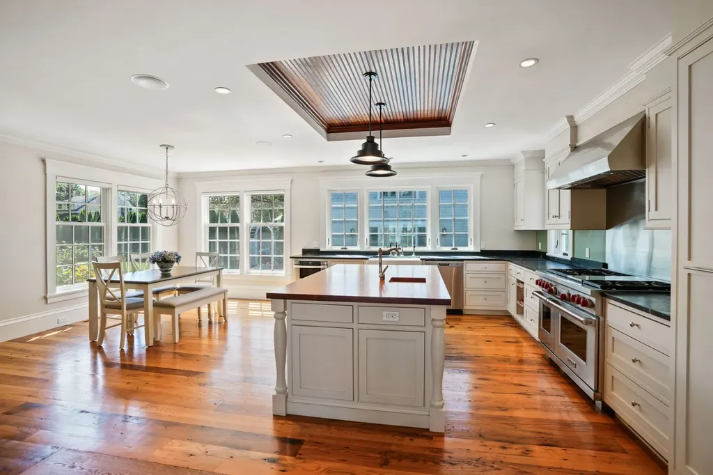 52 South Summer Street Edgartown MA 02539