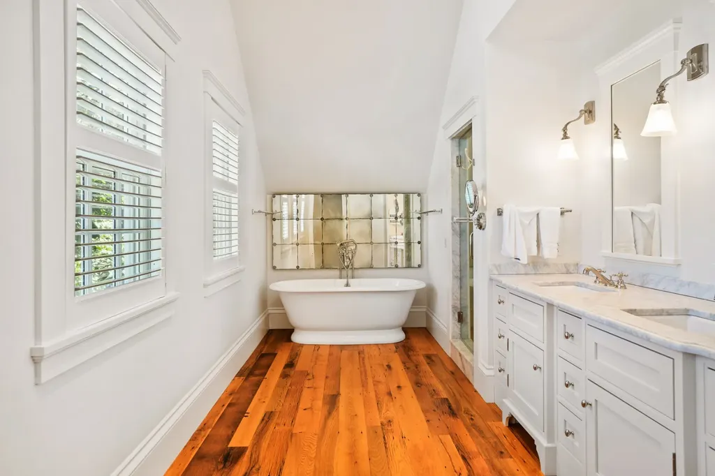 52 South Summer Street Edgartown MA 02539