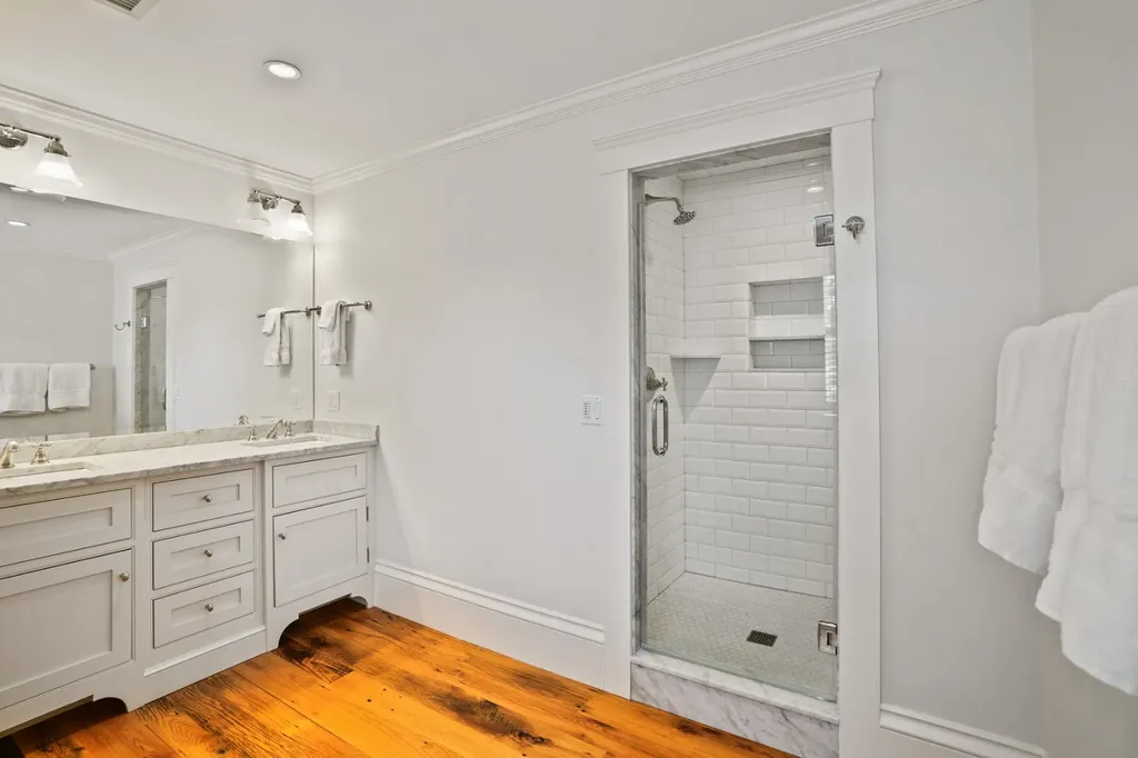 52 South Summer Street Edgartown MA 02539