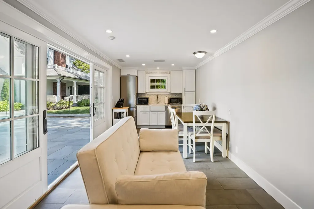 52 South Summer Street Edgartown MA 02539