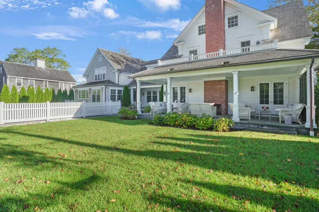 52 South Summer Street Edgartown MA 02539