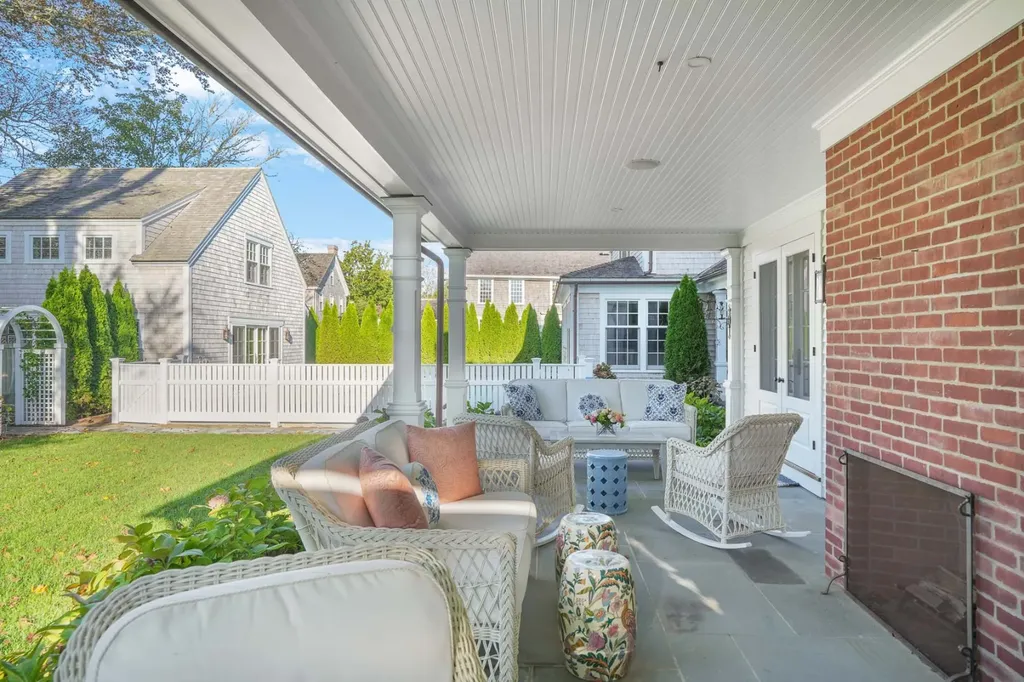 52 South Summer Street Edgartown MA 02539