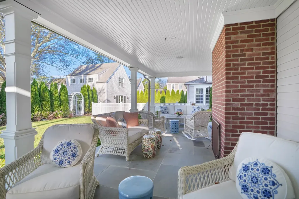 52 South Summer Street Edgartown MA 02539