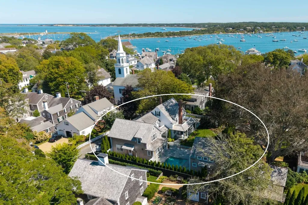 52 South Summer Street Edgartown MA 02539