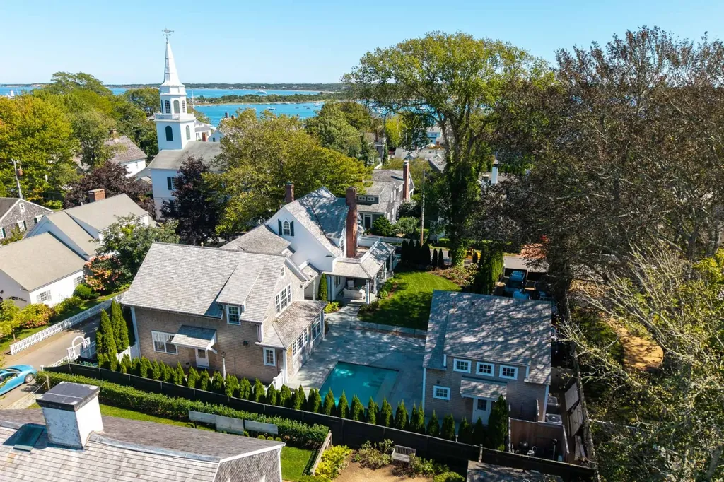 52 South Summer Street Edgartown MA 02539