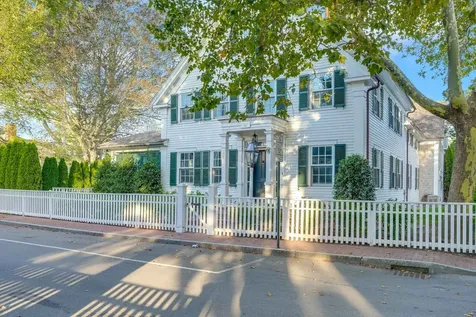 52 South Summer Street Edgartown MA 02539