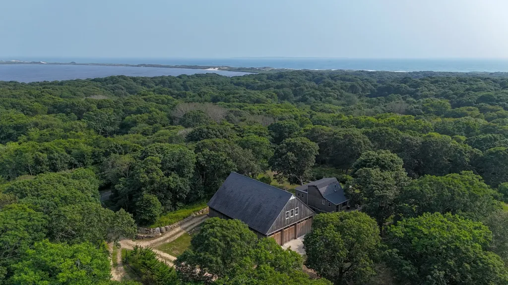 9 Moshup Trail Aquinnah MA 02535
