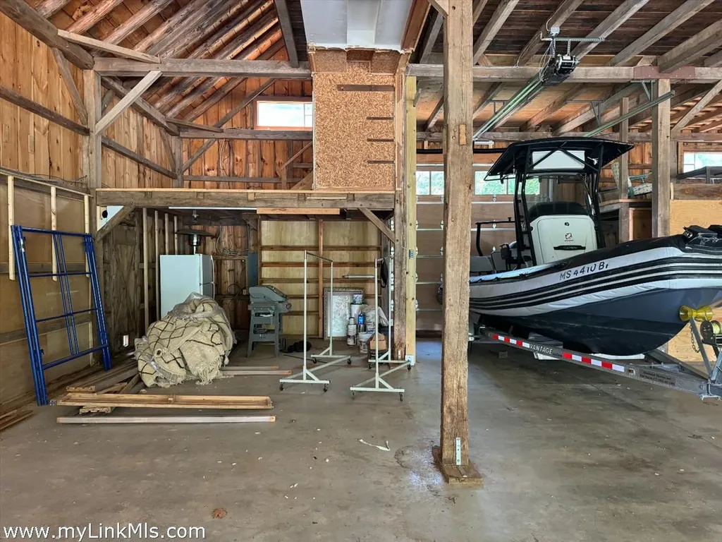 9 Moshup Trail Aquinnah MA 02535