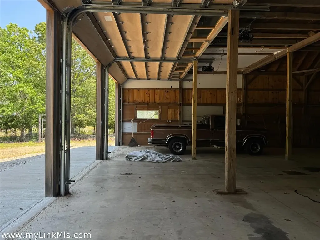 9 Moshup Trail Aquinnah MA 02535